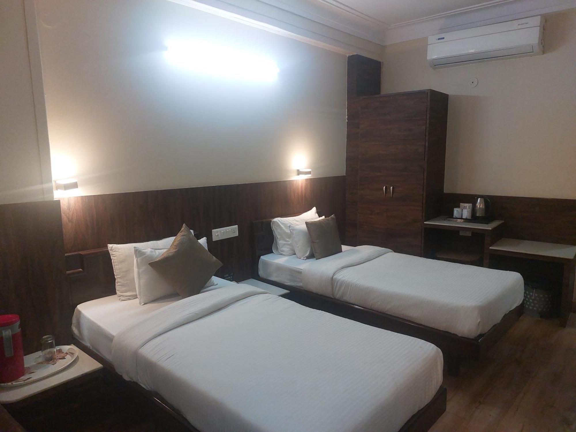 Hotel Shikhar Palace Jabalpur Exterior foto